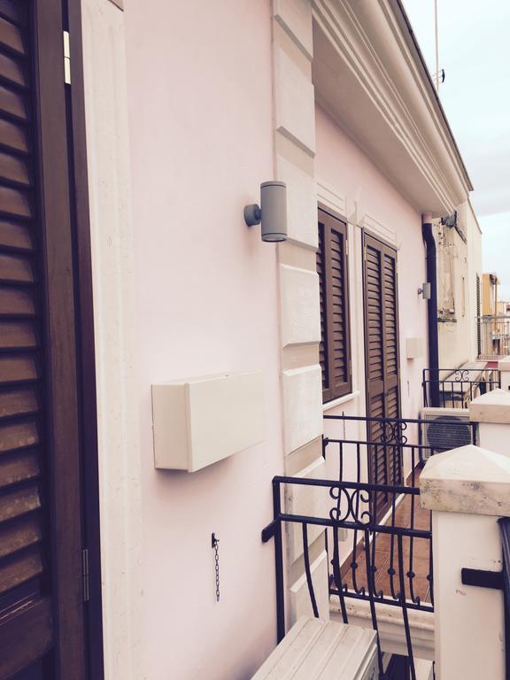 Palazzo Eliss Bed and Breakfast Margherita Di Savoia Δωμάτιο φωτογραφία