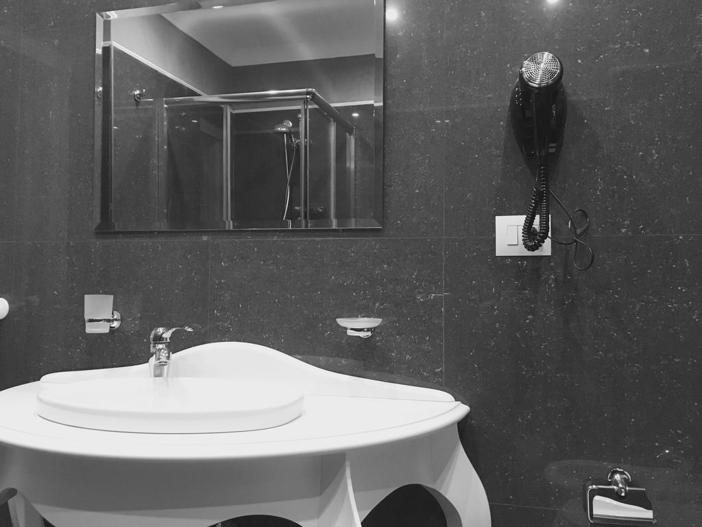 Palazzo Eliss Bed and Breakfast Margherita Di Savoia Δωμάτιο φωτογραφία