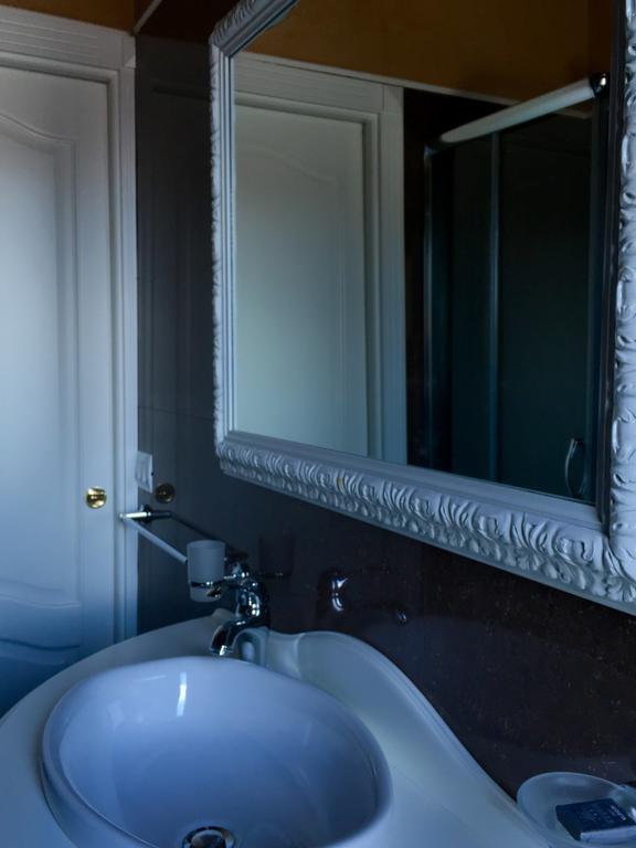 Palazzo Eliss Bed and Breakfast Margherita Di Savoia Δωμάτιο φωτογραφία