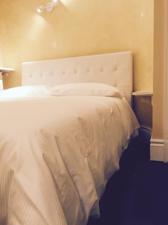 Palazzo Eliss Bed and Breakfast Margherita Di Savoia Δωμάτιο φωτογραφία